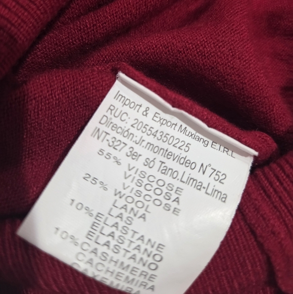 Red Sweater with Sequin Details Size L. - Picture 12 of 15